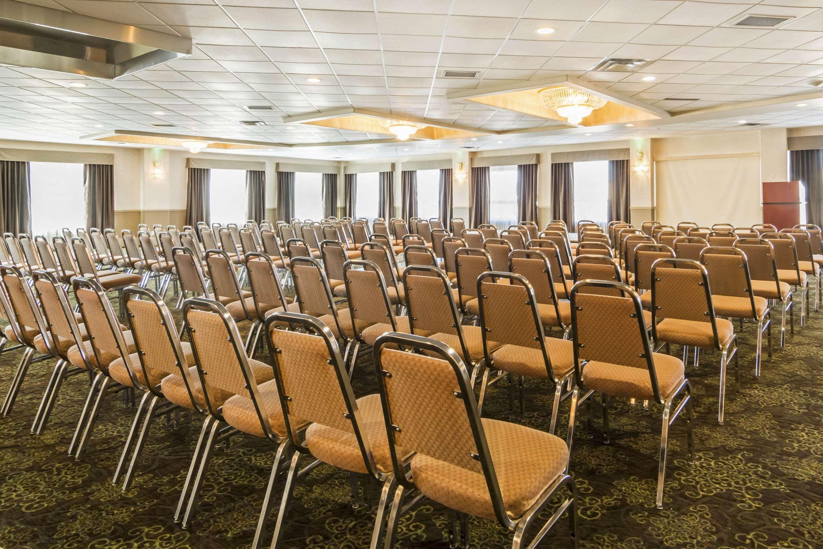 Clarion Hotel & Conference Centre Sherwood Park Zewnętrze zdjęcie